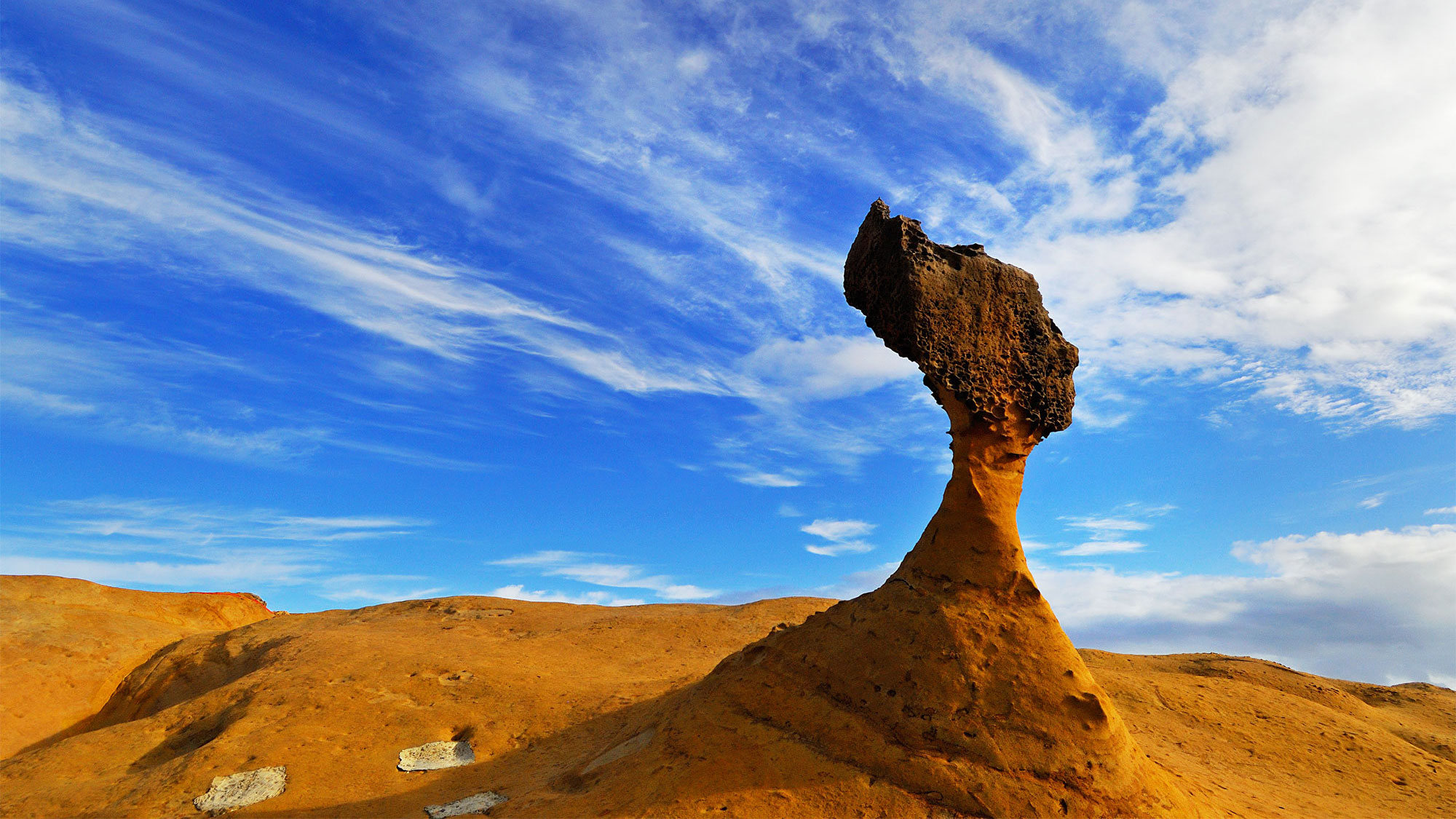 The Queen's Head Rock