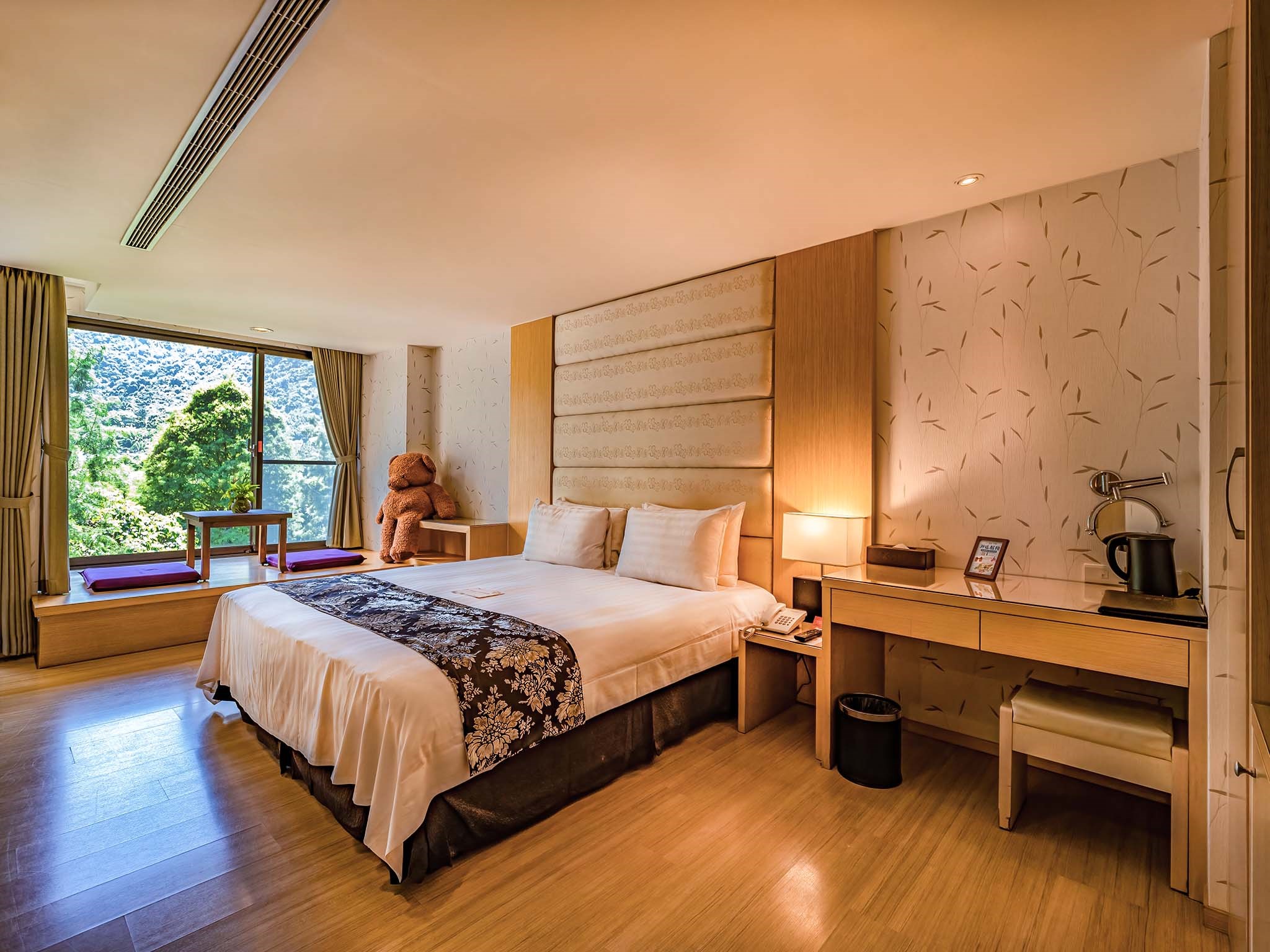 Tai-Yi Ecological Leisure Farm Red Maple Boutique Hotel