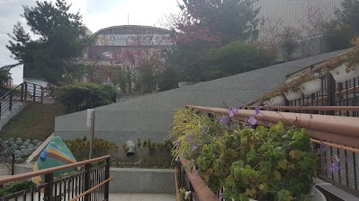 Songbailing Visitor Center in the Shei-Pa National Scenic Area